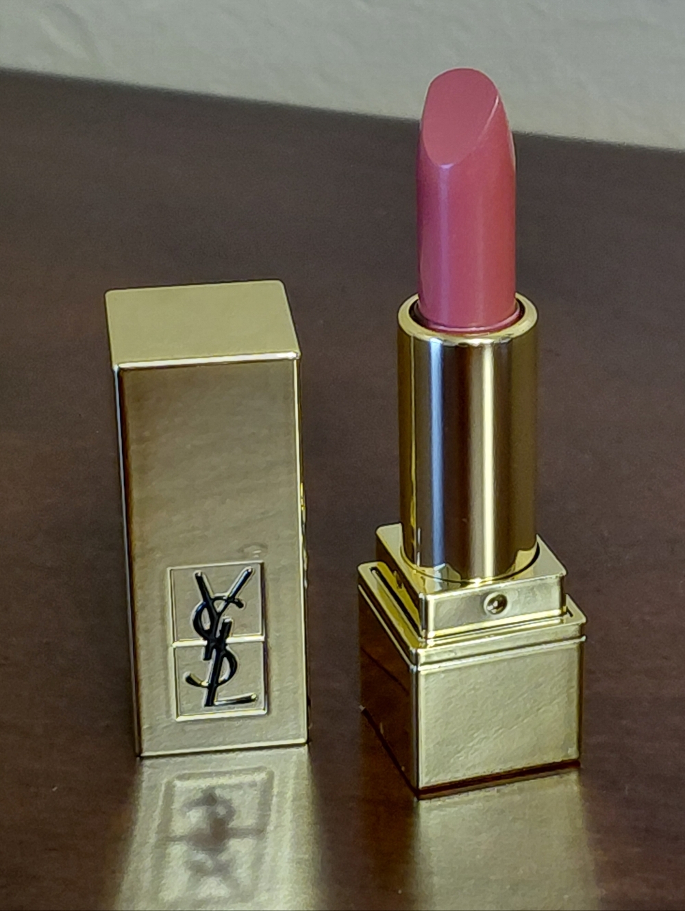 Yves Saint Laurent Rouge Pur Couture Satiny Radiance Shade 70 Le Nu Lipstick